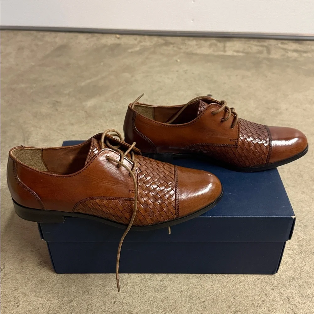 Brand new Cole Haan women's Tan Woven Leather Oxfords - Picture 3 of 10